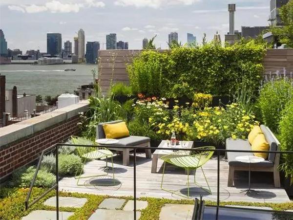 想要一个完美的屋顶花园，防水和防重很重要！